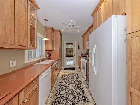 Kitchen - 628 Granada Ave, Venice, FL 34285 photo 1 of 5