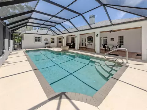 Exterior - 628 Granada Ave, Venice, FL 34285 photo 9 of 15