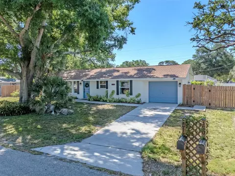 381 Falkland Rd, Venice, FL 34293
