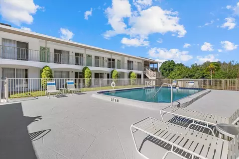 4035 S School Ave #B3, Sarasota, FL 34231