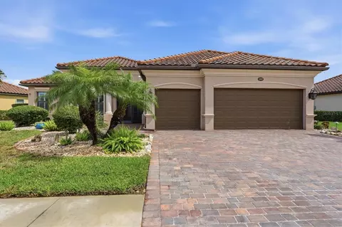 Exterior - 13652 Classico Ct, Venice, FL 34293 photo 2 of 13