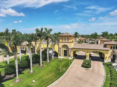 View/Area - 13652 Classico Ct, Venice, FL 34293 photo 8 of 9