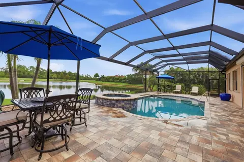 Exterior - 13652 Classico Ct, Venice, FL 34293 photo 4 of 13