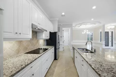 Kitchen - 13652 Classico Ct, Venice, FL 34293 photo 3 of 4