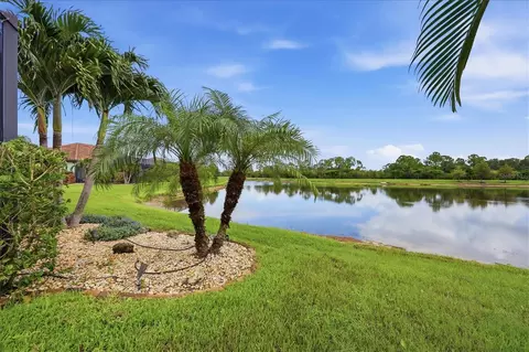 Exterior - 13652 Classico Ct, Venice, FL 34293 photo 8 of 13