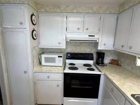 824 Trento, Venice, FL 34285 photo 14