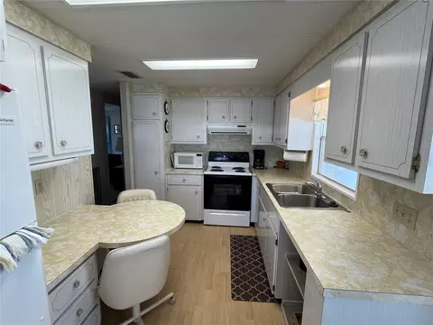 824 Trento, Venice, FL 34285 photo 13