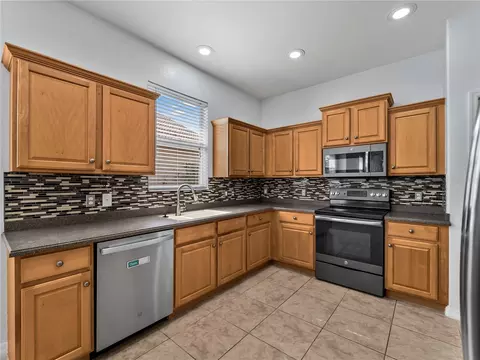 Kitchen - 11631 Dancing River Dr, Venice, FL 34292 photo 3 of 4