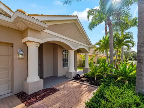 Exterior - 11631 Dancing River Dr, Venice, FL 34292 photo 6 of 25