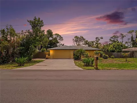 2320 Lake Shore Dr, Nokomis, FL 34275