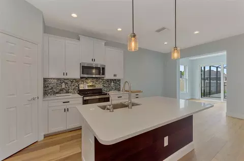 Kitchen - 7734 108th Avenue Cir E, Parrish, FL 34219 photo 7 of 11