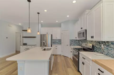 Kitchen - 7734 108th Avenue Cir E, Parrish, FL 34219 photo 4 of 11