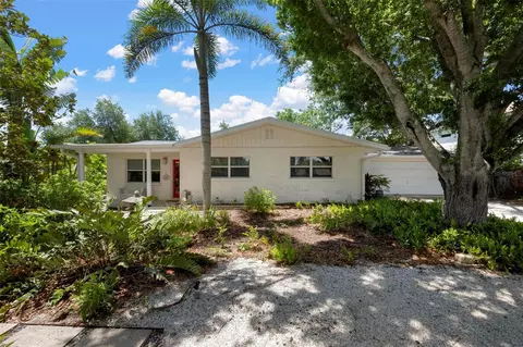 417 Baycrest Dr, Venice, FL 34285