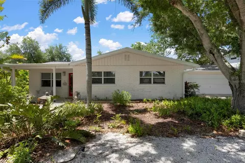 Exterior - 417 Baycrest Dr, Venice, FL 34285 photo 2 of 8