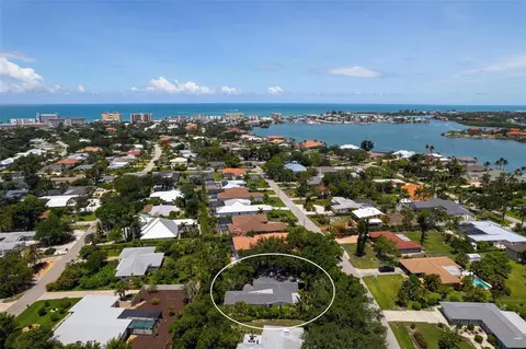 View/Area - 417 Baycrest Dr, Venice, FL 34285 photo 1 of 10