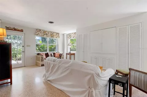 Living - 417 Baycrest Dr, Venice, FL 34285 photo 2 of 4