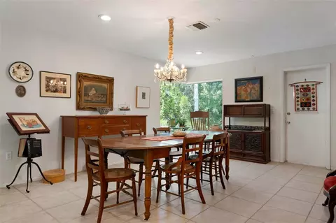 Dining - 417 Baycrest Dr, Venice, FL 34285 photo 2 of 4