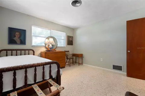 Bedroom - 417 Baycrest Dr, Venice, FL 34285 photo 5 of 9