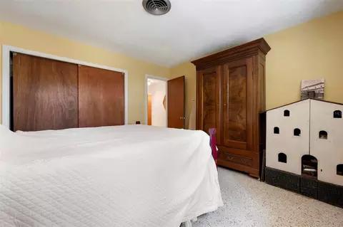 Bedroom - 417 Baycrest Dr, Venice, FL 34285 photo 8 of 9