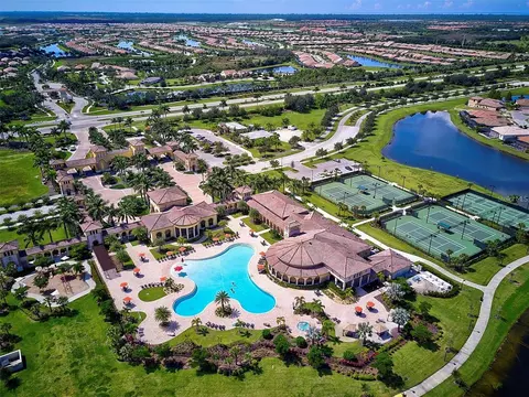View/Area - 20706 Benissimo Dr, Venice, FL 34293 photo 7 of 8
