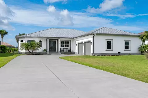 216 Rotonda Blvd E, Rotonda West, FL 33947