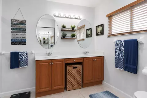 Bath - 1101 50th St E, Bradenton, FL 34208 photo 1 of 3