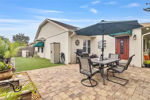Exterior - 1101 50th St E, Bradenton, FL 34208 photo 5 of 6