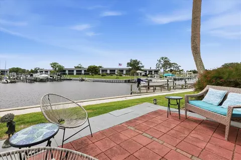 24 N Oakwood Dr N #24, Englewood, FL 34223