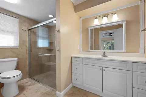 Bath - 1011 Pine Forest Ct, Venice, FL 34293 photo 1 of 2