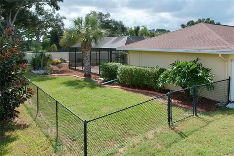 Exterior - 1011 Pine Forest Ct, Venice, FL 34293 photo 2 of 10