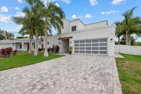 811 30th Ct E, Bradenton, FL 34208