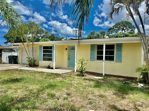 270 W Seminole Dr, Venice, FL 34293