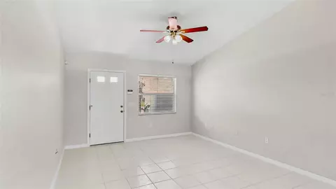 Living - 732 Nectar Rd, Venice, FL 34293 photo 3 of 4