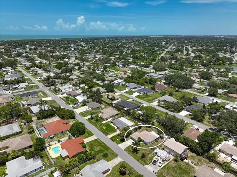 View/Area - 732 Nectar Rd, Venice, FL 34293 photo 6 of 7