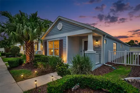 12666 Shimmering Oak Cir, Venice, FL 34293