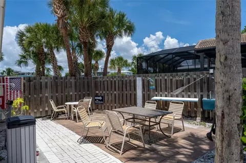 Exterior - 908 Villas Dr #31, Venice, FL 34285 photo 9 of 11