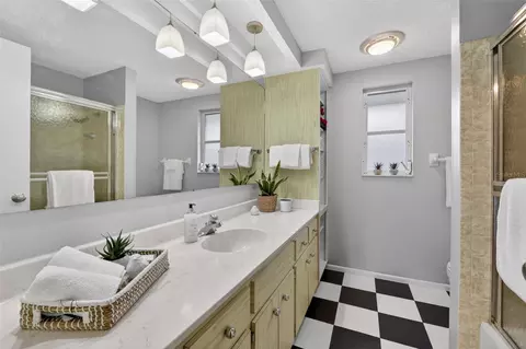 Bath - 1226 Pine Needle Rd, Venice, FL 34285 photo 3 of 3
