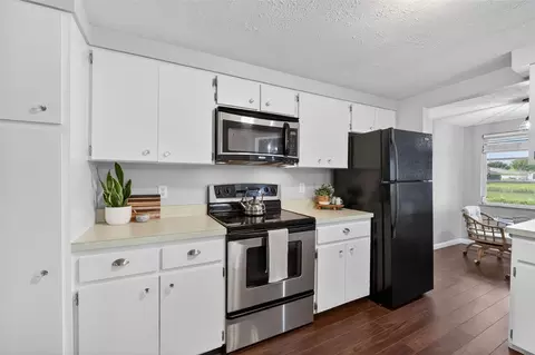 Kitchen - 1226 Pine Needle Rd, Venice, FL 34285 photo 5 of 5