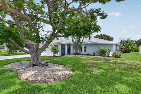 Exterior - 1226 Pine Needle Rd, Venice, FL 34285 photo 2 of 14