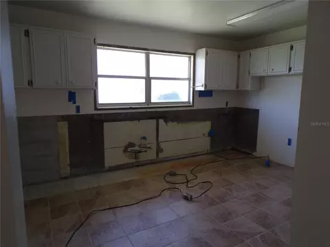 Kitchen - 1124 Sunset Dr, Venice, FL 34285 photo 1 of 2