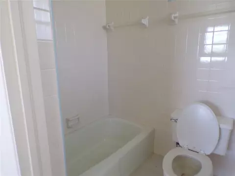 Bath - 1124 Sunset Dr, Venice, FL 34285 photo 4 of 4