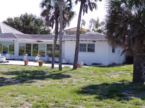Exterior - 1124 Sunset Dr, Venice, FL 34285 photo 6 of 9