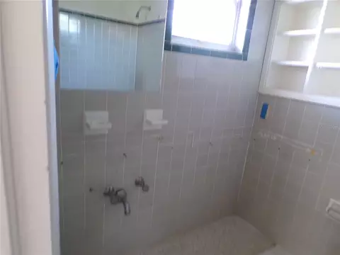 Bath - 1124 Sunset Dr, Venice, FL 34285 photo 1 of 4