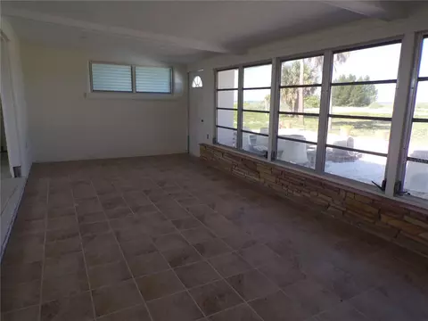 Exterior - 1124 Sunset Dr, Venice, FL 34285 photo 5 of 9