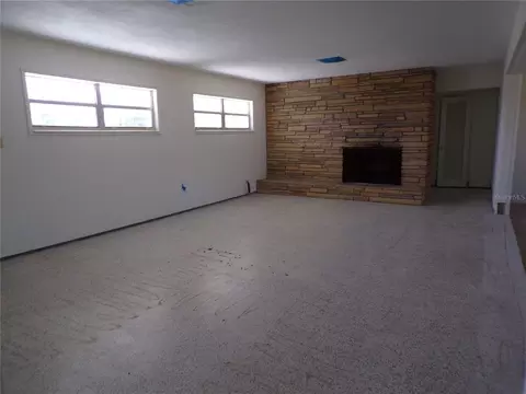 Living - 1124 Sunset Dr, Venice, FL 34285 photo 1 of 6