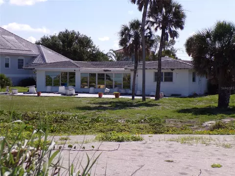 Exterior - 1124 Sunset Dr, Venice, FL 34285 photo 7 of 9
