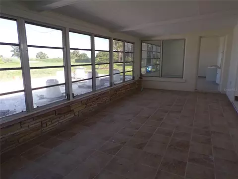 Exterior - 1124 Sunset Dr, Venice, FL 34285 photo 4 of 9