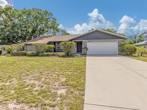 4361 Whispering Woods Pl, Sarasota, FL 34233