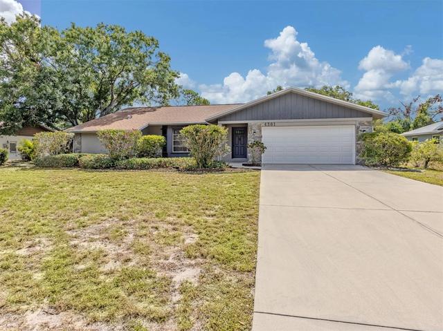 4361 Whispering Woods Pl, Sarasota, FL 34233