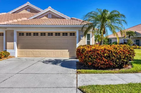 4820 Whispering Oaks Dr, North Port, FL 34287